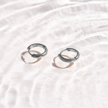 Smooth Curve Hoop Earrings