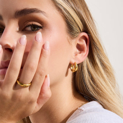 Teardrop Small Curve Hoop Earrings