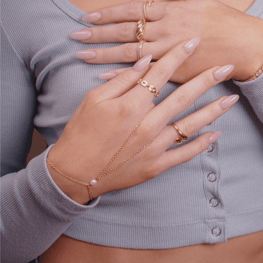 Evry Jewels Hub She's A Pearl Hand Chain