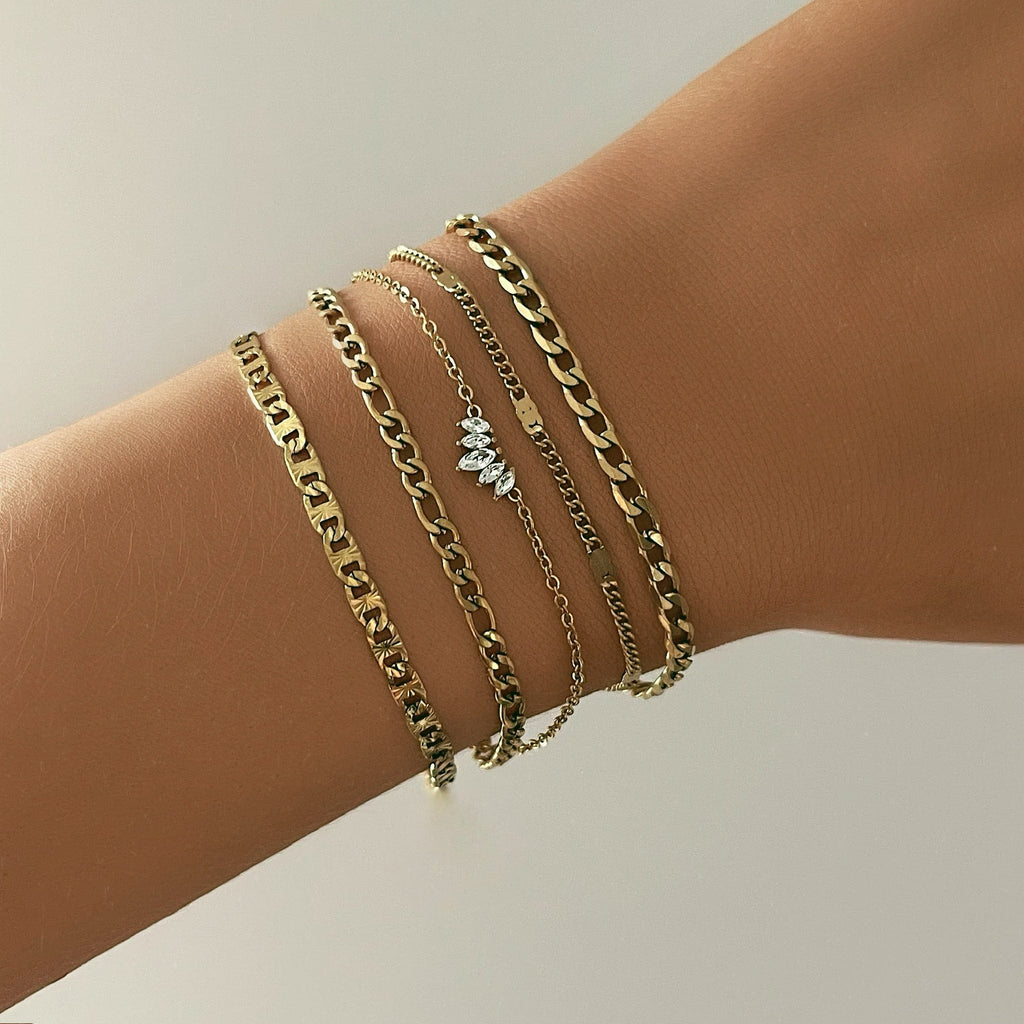 Dainty Figaro Bracelet