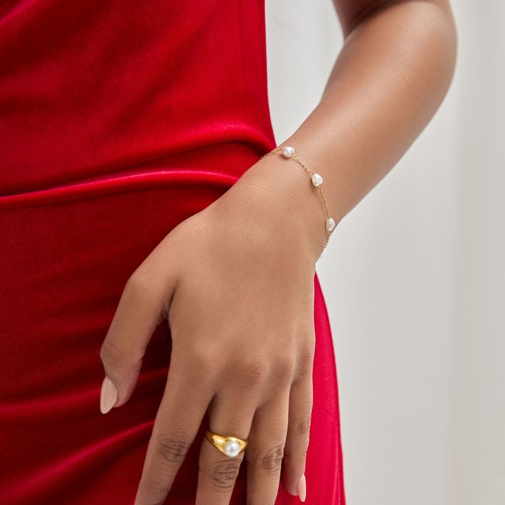 Holiday Romance Pearl Bracelet