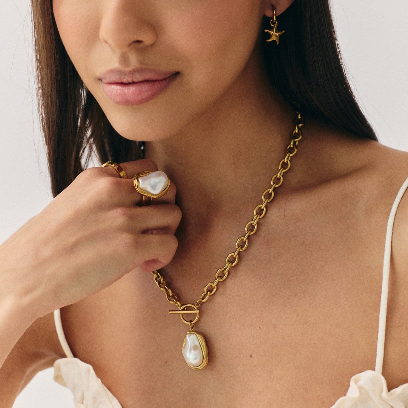 Laurel TBar Necklace