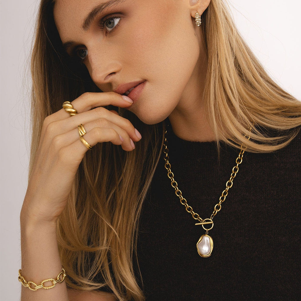 Laurel TBar Necklace