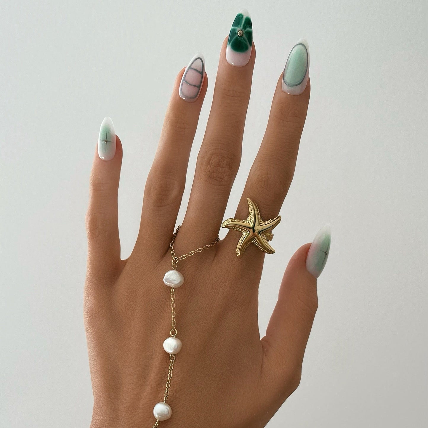 Nori Hand Chain Bracelet