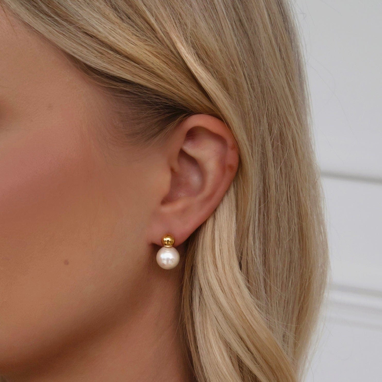 Ontario Pearl Stud Earrings
