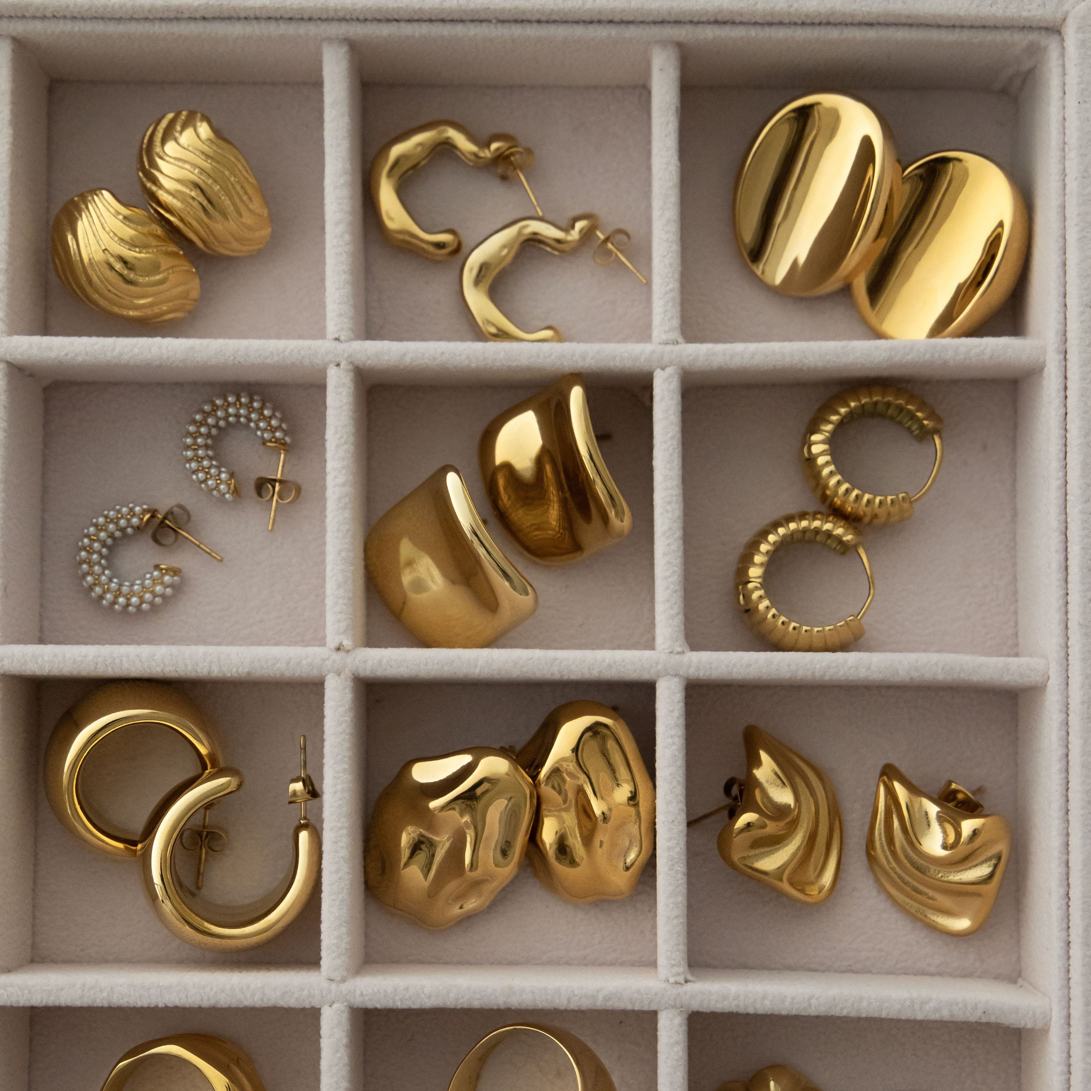 Senorita Pearl Hoop Earrings