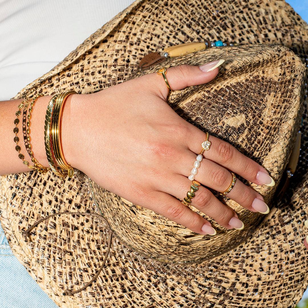 Evry Jewels Hub Effortless Bangle