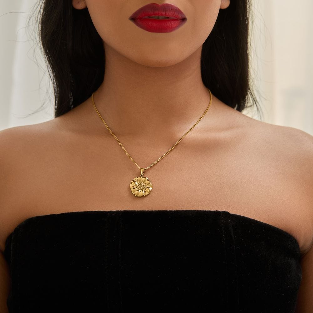 Poppy Necklace